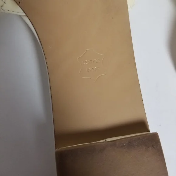 Vintage! Y2K Steve Madden quilted patent leather slides - Picture 9 of 10